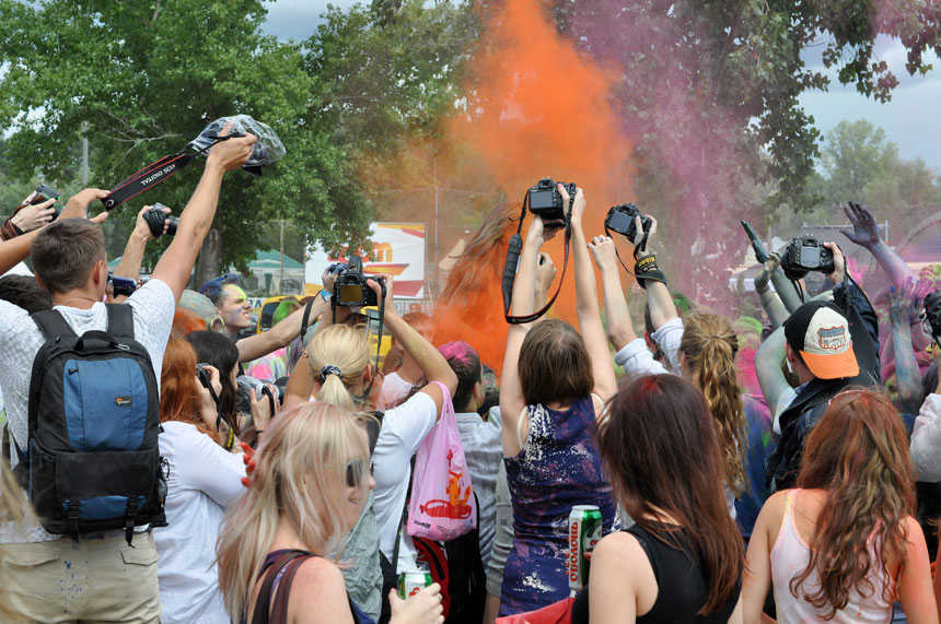 Фестиваль красок Холи в Киеве 